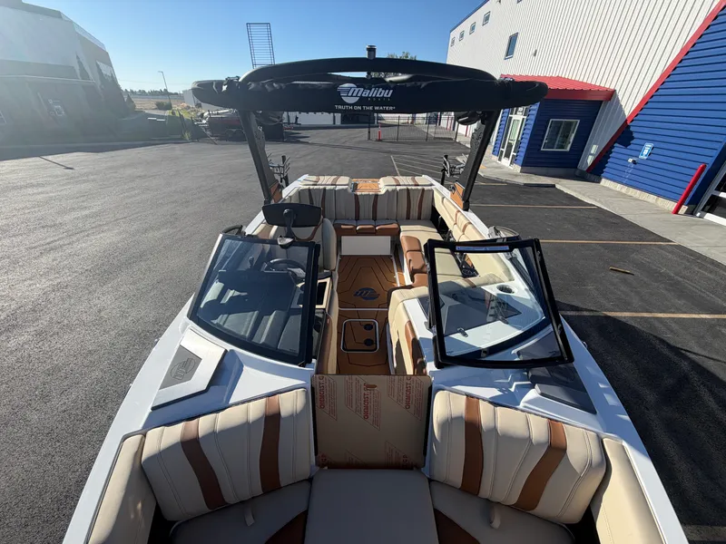 Slide: The Image of Malibu 22 LSV 2027 - 17