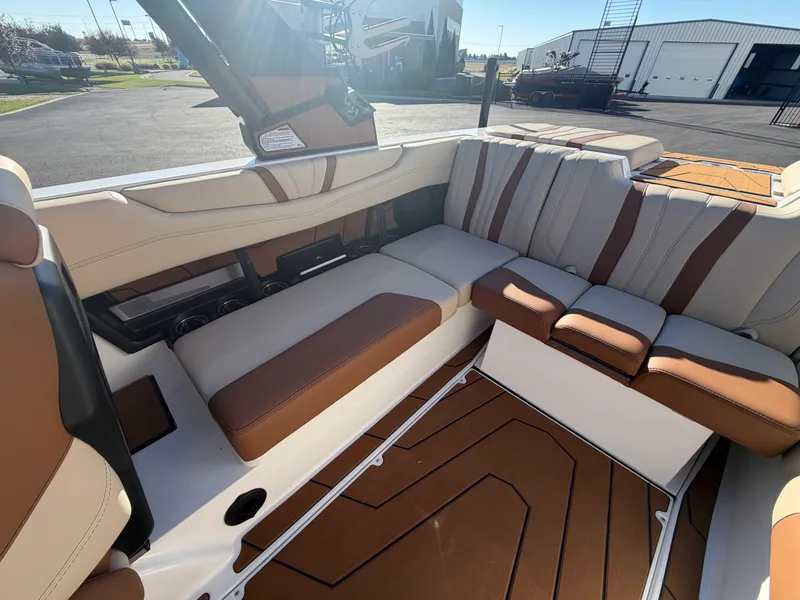Slide: The Image of Malibu 22 LSV 2027 - 13