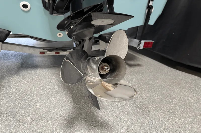 Slide: The Image of Boston Whaler 190 Montauk 2025 - 16