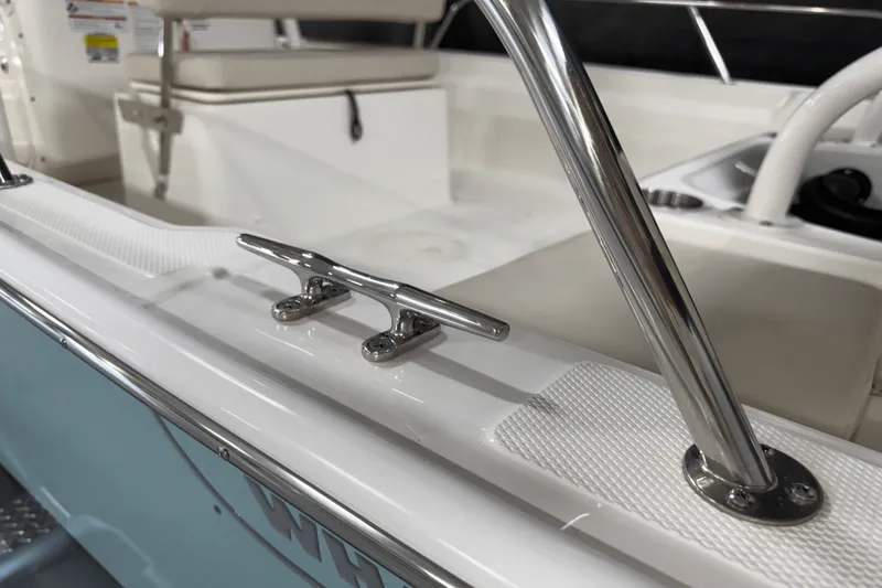 Slide: The Image of Boston Whaler 190 Montauk 2025 - 19
