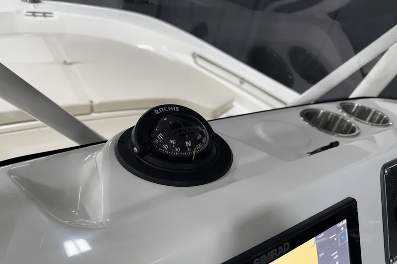 Slide: The Image of Boston Whaler 190 Montauk 2025 - 37