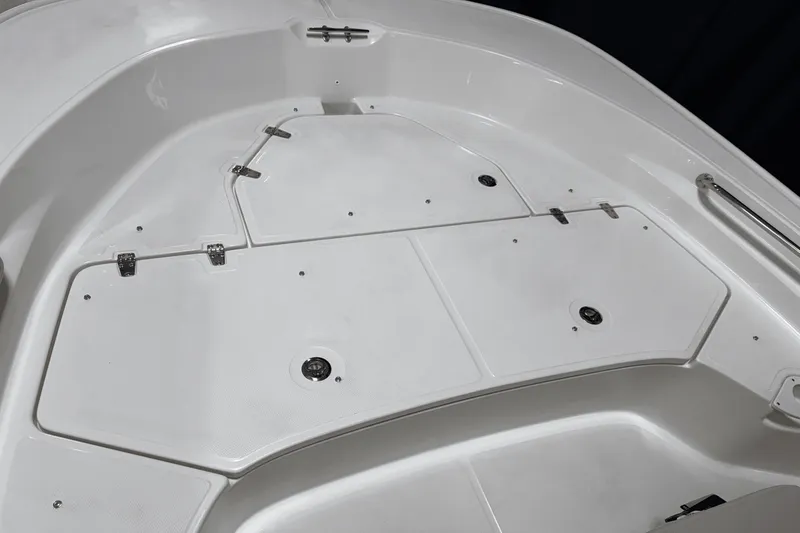 Slide: The Image of Boston Whaler 190 Montauk 2025 - 57