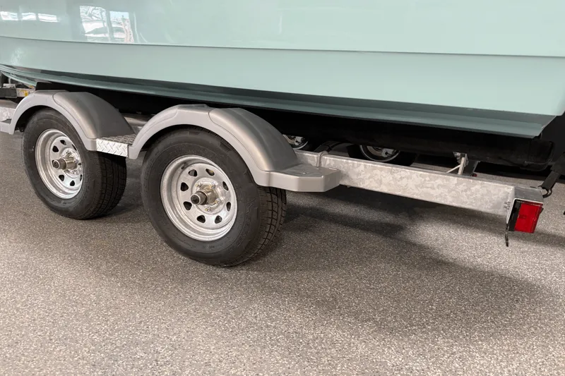 Slide: The Image of Boston Whaler 190 Montauk 2025 - 59