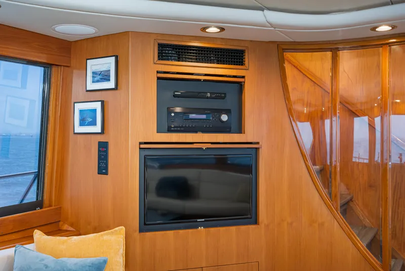 Slide: The Image of Hatteras 82 Convertible 1992 - 23