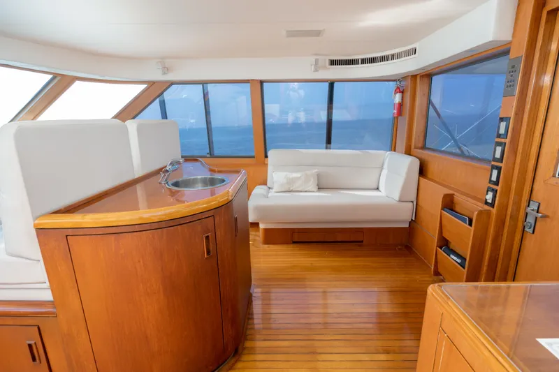 Slide: The Image of Hatteras 82 Convertible 1992 - 17