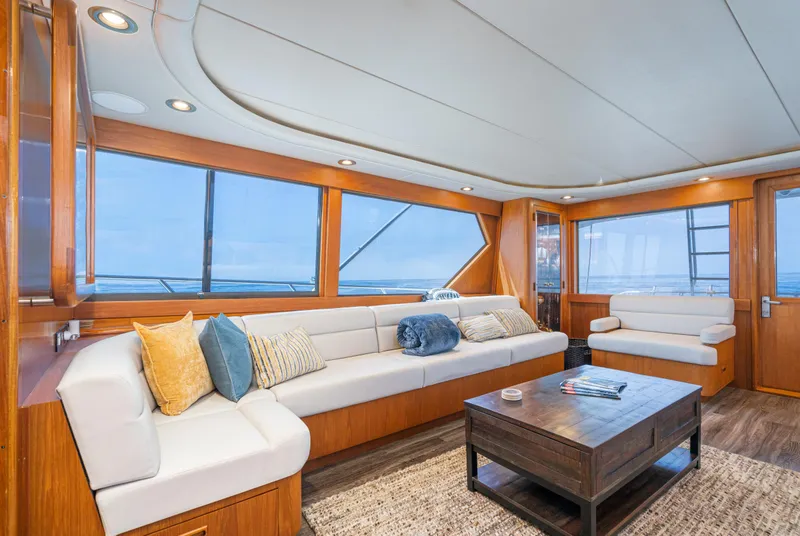 Slide: The Image of Hatteras 82 Convertible 1992 - 19