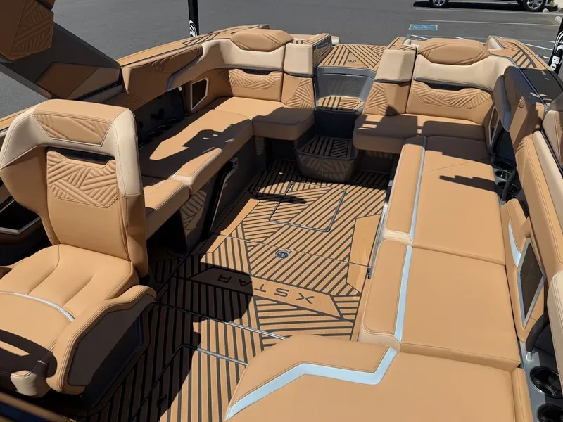 Slide: The Image of MasterCraft Xstar 23 2025 - 18