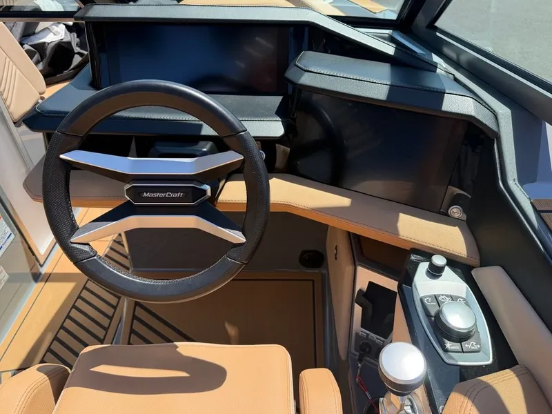 Slide: The Image of MasterCraft Xstar 23 2025 - 15