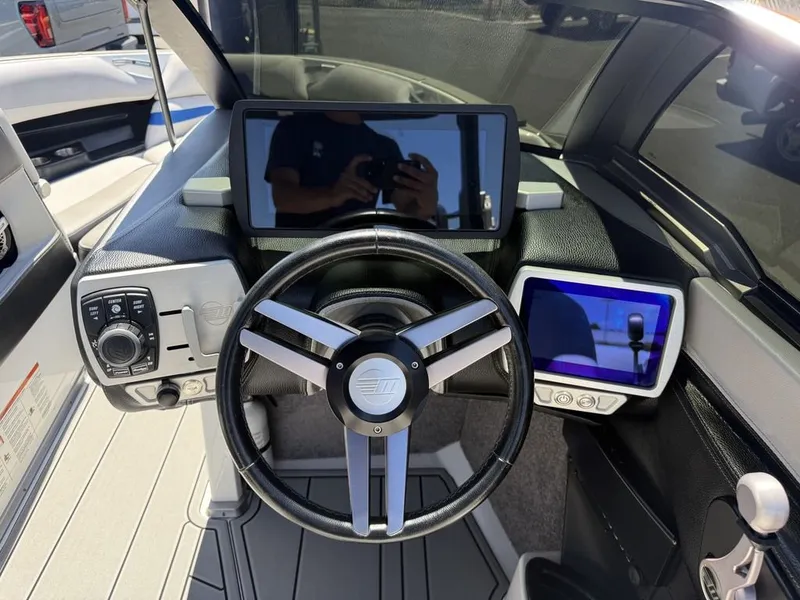 Slide: The Image of malibu Wakesetter 23 LSV 2016 - 11