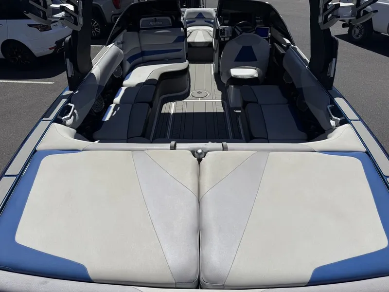 Slide: The Image of malibu Wakesetter 23 LSV 2016 - 6