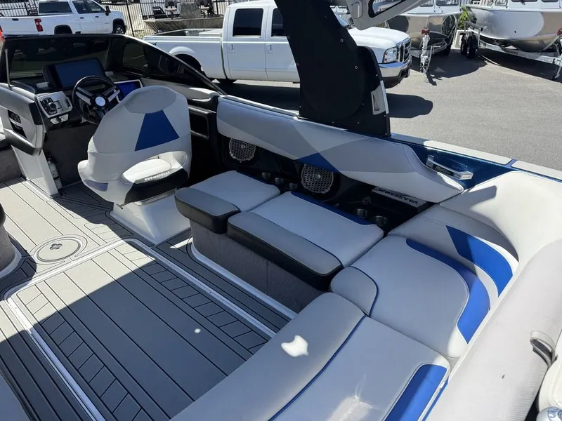 Slide: The Image of malibu Wakesetter 23 LSV 2016 - 8