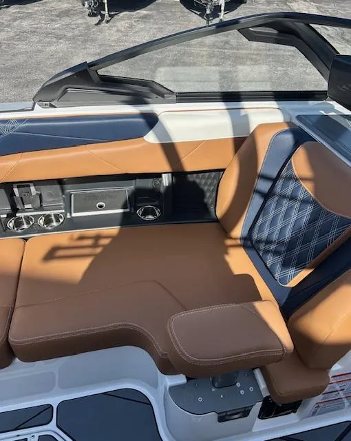 Slide: The Image of Malibu M230 2025 - 11