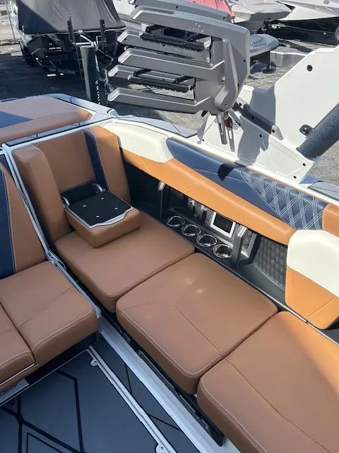 Slide: The Image of Malibu M230 2025 - 12