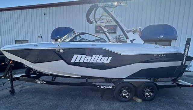 Slide: The Image of Malibu M230 2025 - 23