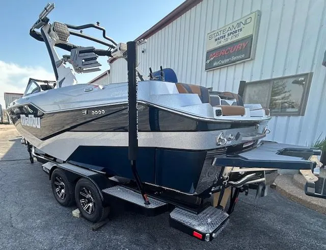 Slide: The Image of Malibu M230 2025 - 25