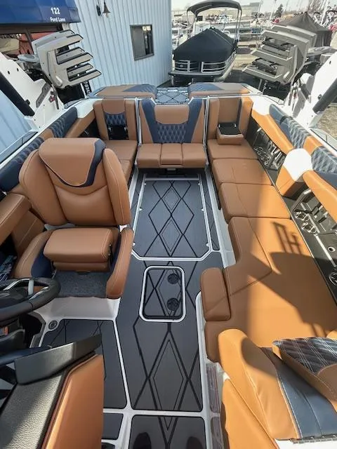 Slide: The Image of Malibu M230 2025 - 3