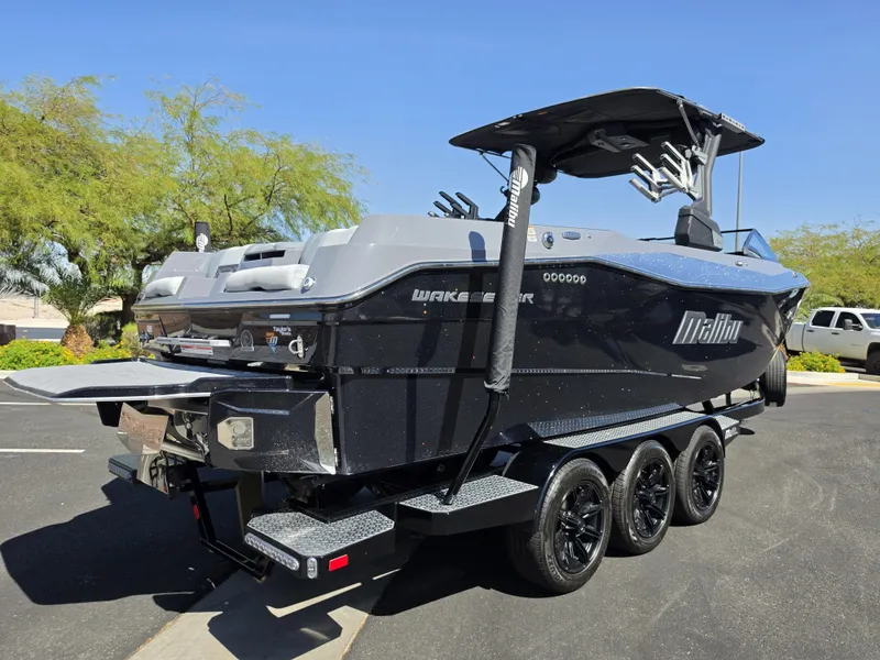 Slide: The Image of Malibu Wakesetter 26 LSV 2024 - 7