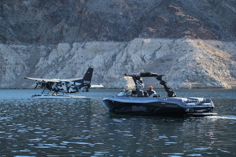 Slide: The Image of Malibu Wakesetter 26 LSV 2024 - 35