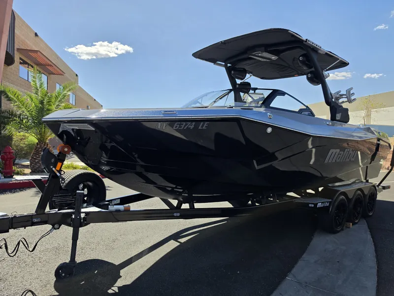 Slide: The Image of Malibu Wakesetter 26 LSV 2024 - 3
