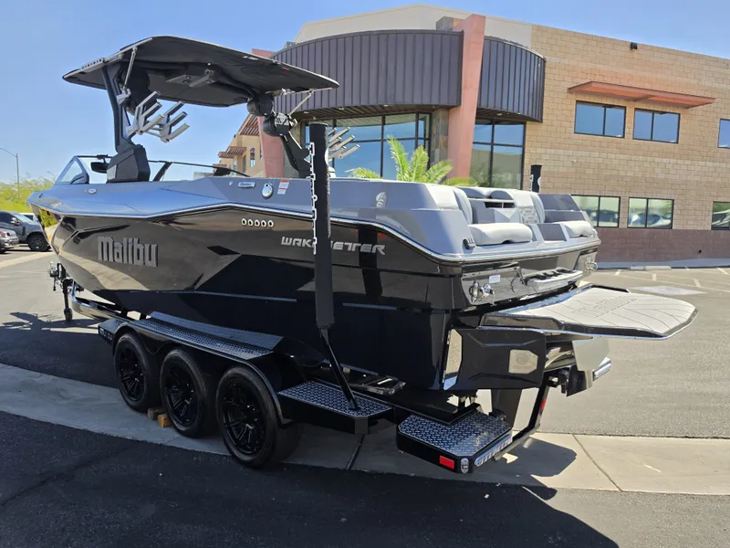 Slide: The Image of Malibu Wakesetter 26 LSV 2024 - 5