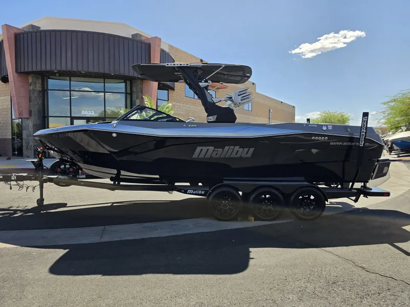 Slide: The Image of Malibu Wakesetter 26 LSV 2024 - 4