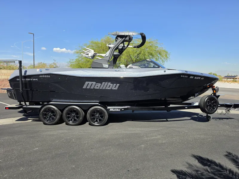 Slide: The Image of Malibu Wakesetter 26 LSV 2024 - 56