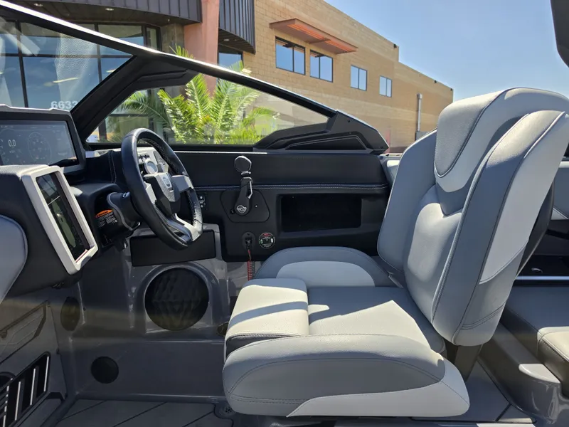 Slide: The Image of Malibu Wakesetter 26 LSV 2024 - 25