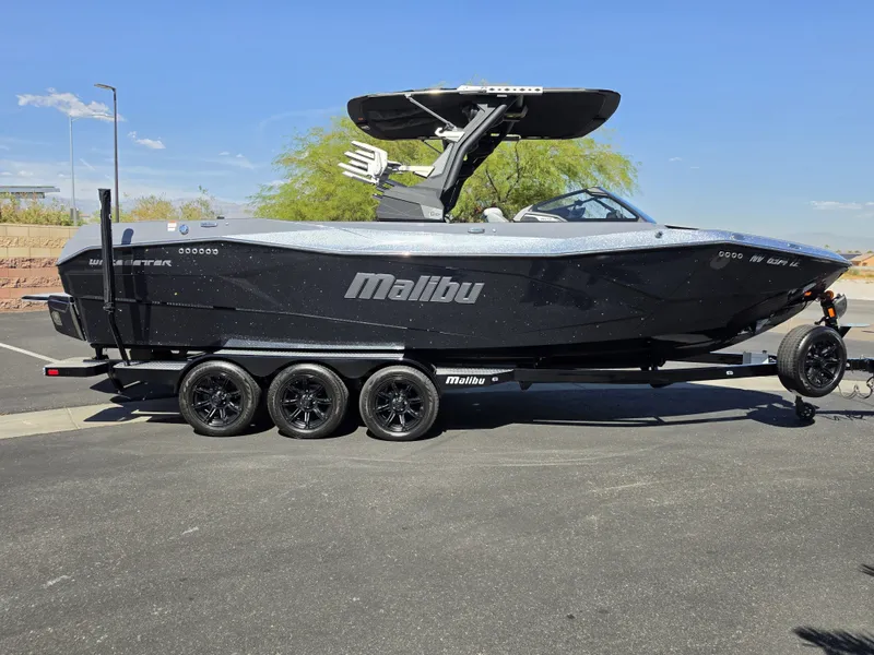 Slide: The Image of Malibu Wakesetter 26 LSV 2024 - 0
