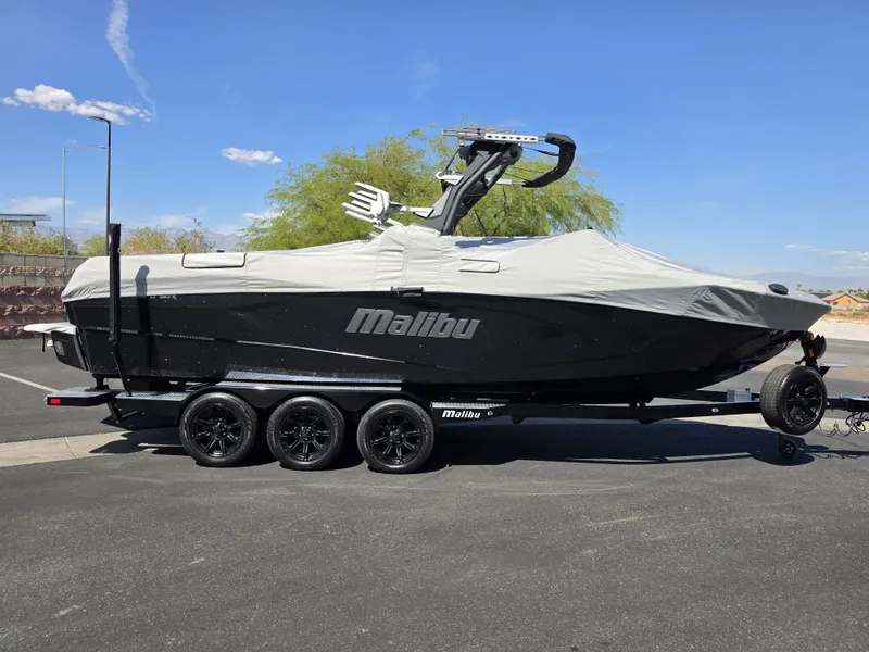 Slide: The Image of Malibu Wakesetter 26 LSV 2024 - 57