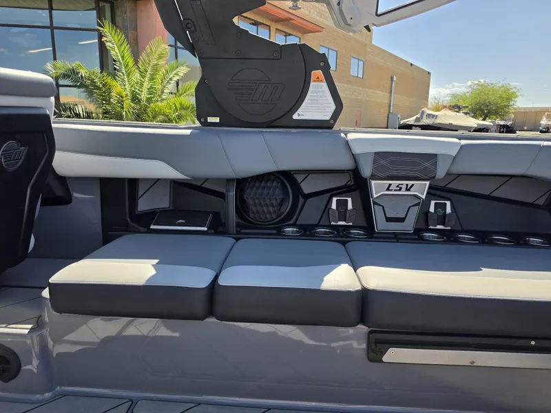 Slide: The Image of Malibu Wakesetter 26 LSV 2024 - 47
