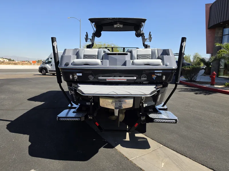 Slide: The Image of Malibu Wakesetter 26 LSV 2024 - 6
