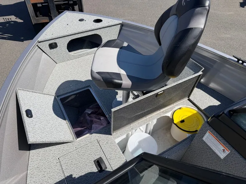Slide: The Image of Crestliner 1650 Kodiak WT 2026 - 8