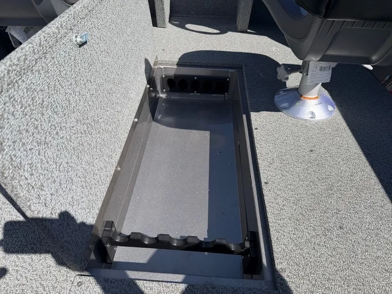 Slide: The Image of Crestliner 1650 Kodiak WT 2026 - 6