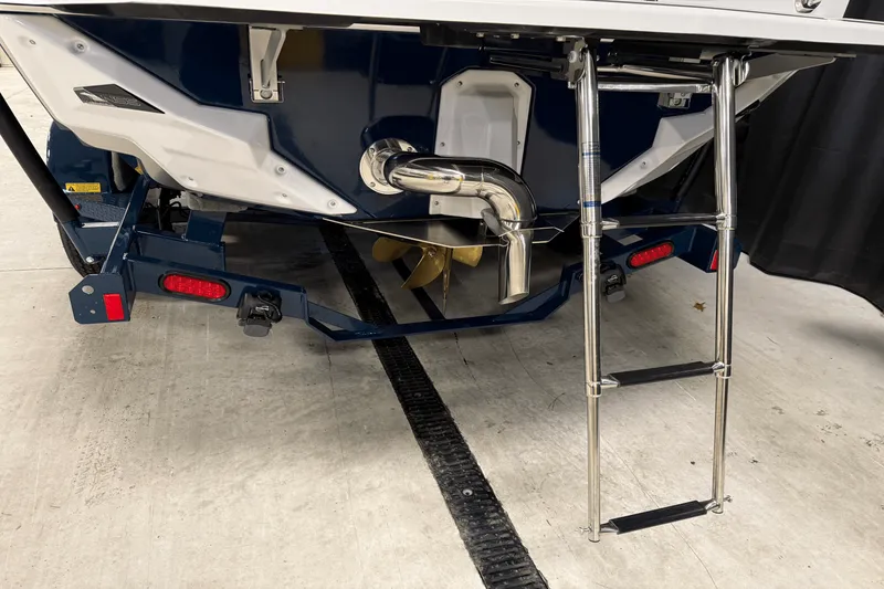 Slide: The Image of Nautique Super Air Nautique S21 2025 - 10