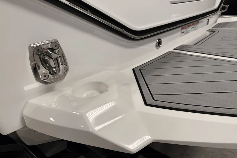 Slide: The Image of Nautique Super Air Nautique S21 2025 - 14