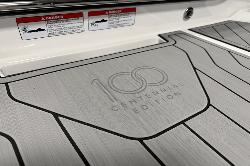 Slide: The Image of Nautique Super Air Nautique S21 2025 - 15