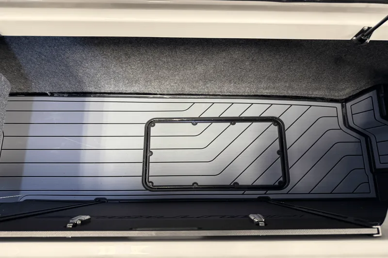 Slide: The Image of Nautique Super Air Nautique S21 2025 - 23