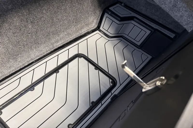 Slide: The Image of Nautique Super Air Nautique S21 2025 - 24