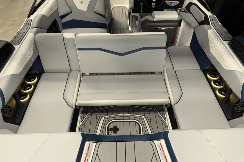 Slide: The Image of Nautique Super Air Nautique S21 2025 - 30