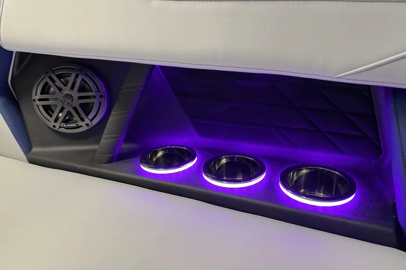 Slide: The Image of Nautique Super Air Nautique S21 2025 - 34