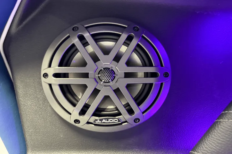 Slide: The Image of Nautique Super Air Nautique S21 2025 - 35