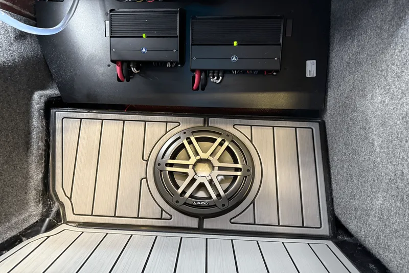 Slide: The Image of Nautique Super Air Nautique S21 2025 - 41