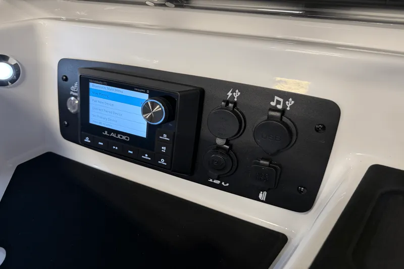 Slide: The Image of Nautique Super Air Nautique S21 2025 - 44