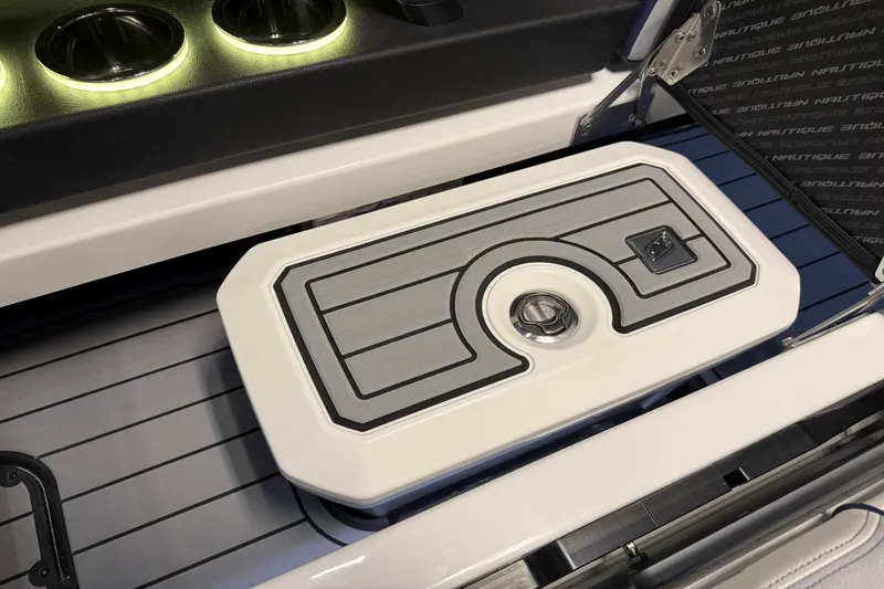 Slide: The Image of Nautique Super Air Nautique S21 2025 - 48