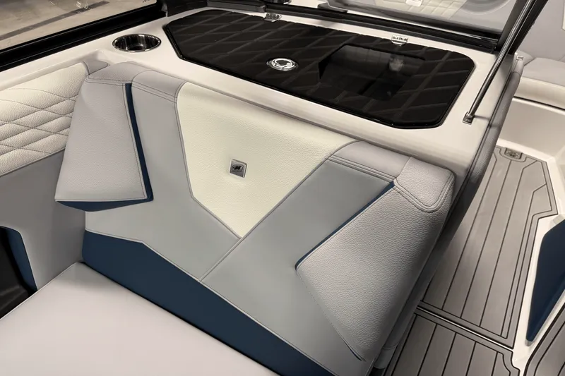 Slide: The Image of Nautique Super Air Nautique S21 2025 - 42