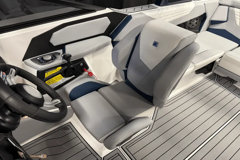 Slide: The Image of Nautique Super Air Nautique S21 2025 - 52