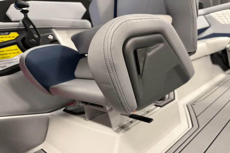 Slide: The Image of Nautique Super Air Nautique S21 2025 - 54