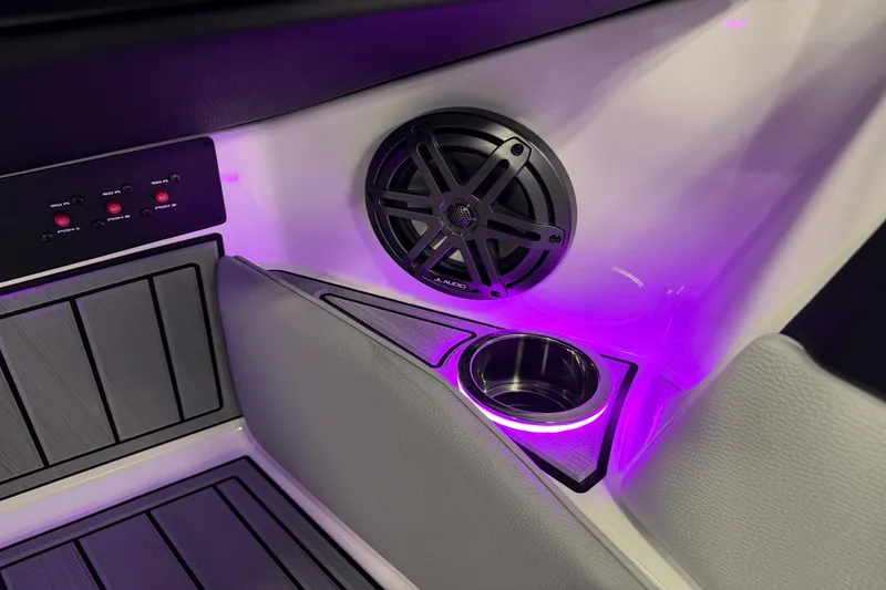 Slide: The Image of Nautique Super Air Nautique S21 2025 - 61