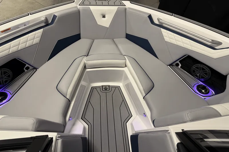 Slide: The Image of Nautique Super Air Nautique S21 2025 - 69