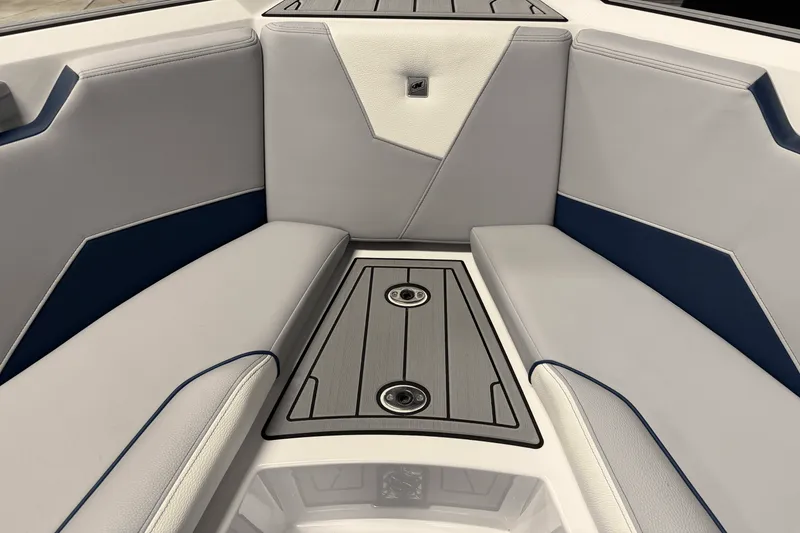 Slide: The Image of Nautique Super Air Nautique S21 2025 - 71